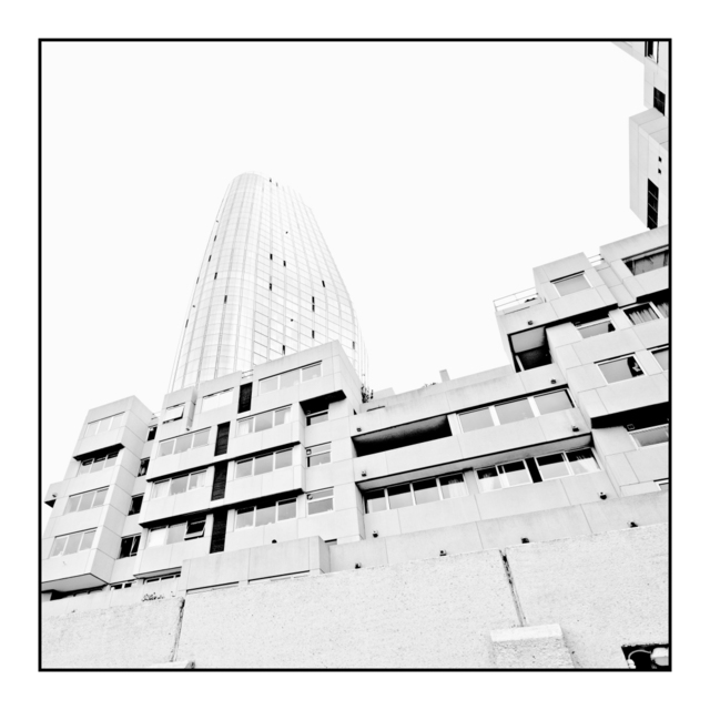 Glass behind Concrete - ID 006992