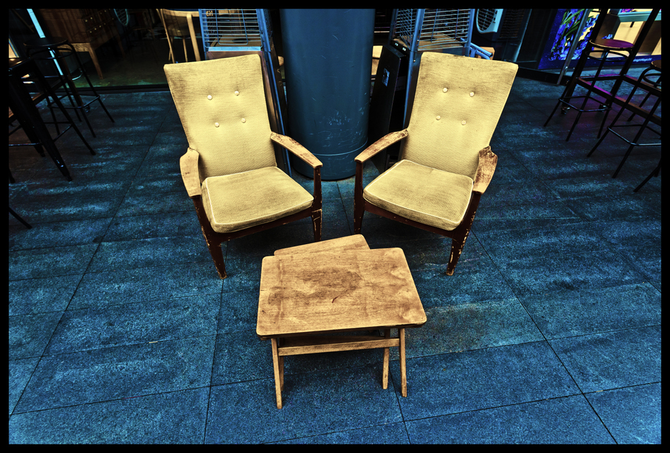 2 Waiting Chairs - ID 007054