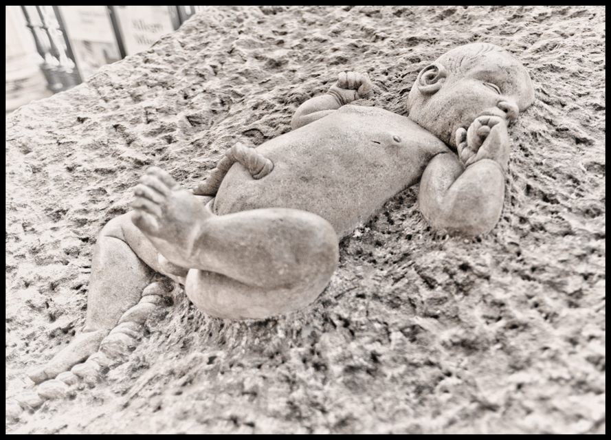 New Born Stone - ID 007058