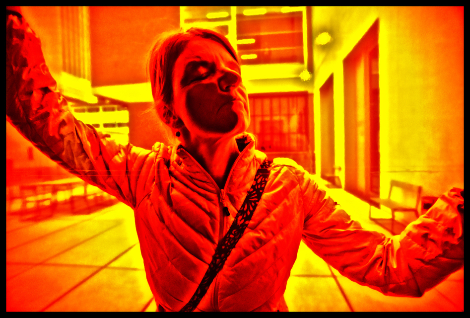 Red Window - ID 007105