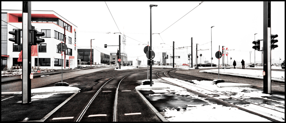 Couple at Streetcar Terminus I - ID 007197