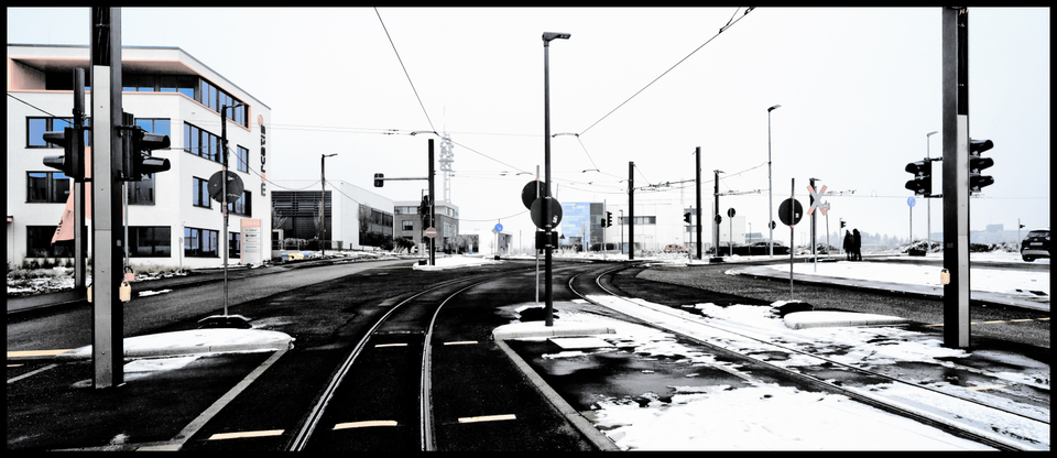 Couple at Streetcar Terminus II - ID 007198