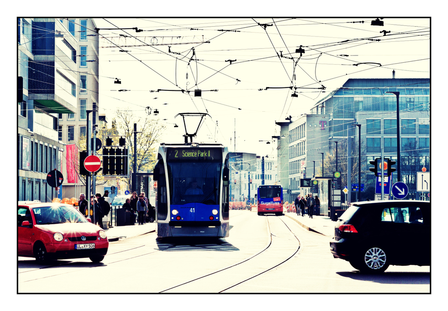 Red crossing Blue - ID 007412