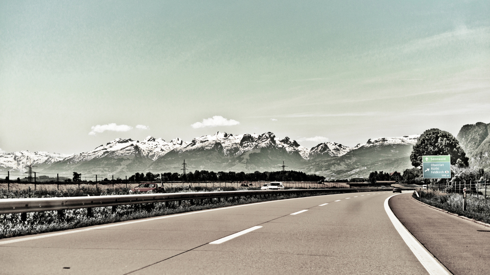 Snow Mountains Ahead II - ID 007583