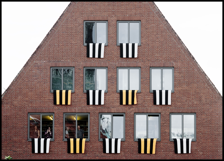 Black and White plus Black and Yellow  II - ID 007916