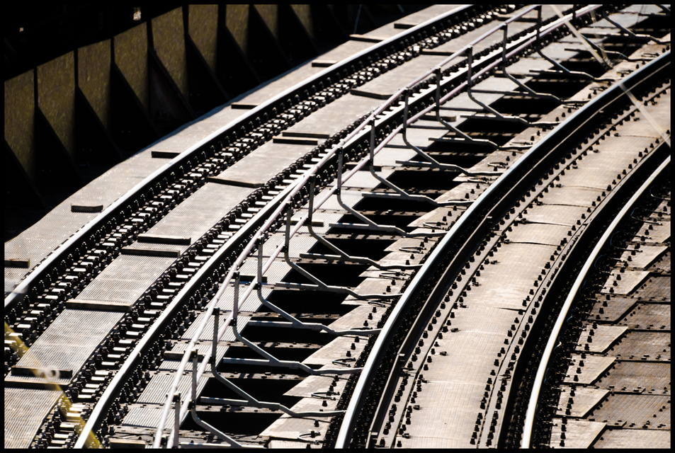 Steel on Steel - ID 008380