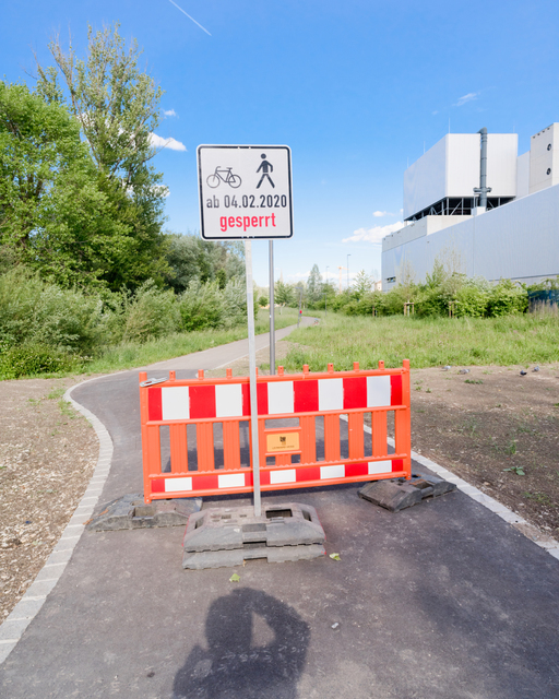 Barred to Traffic - ID 008457