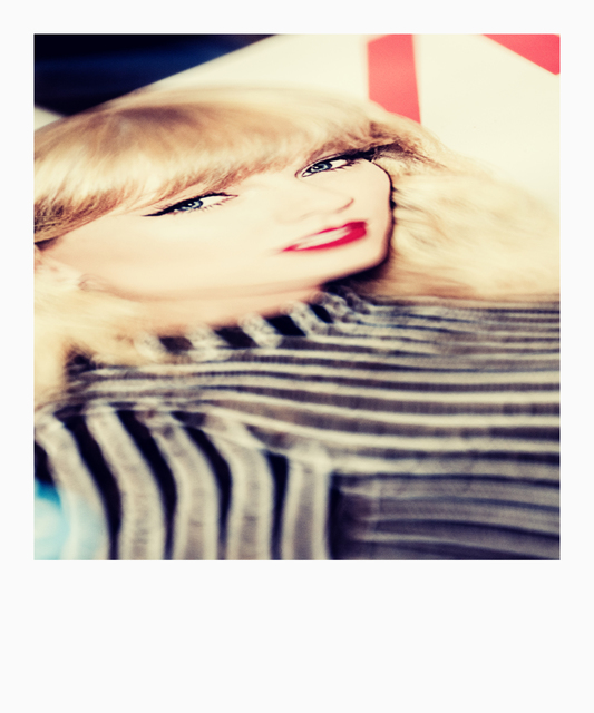 Picture of Woman found on Ground II - ID 008637