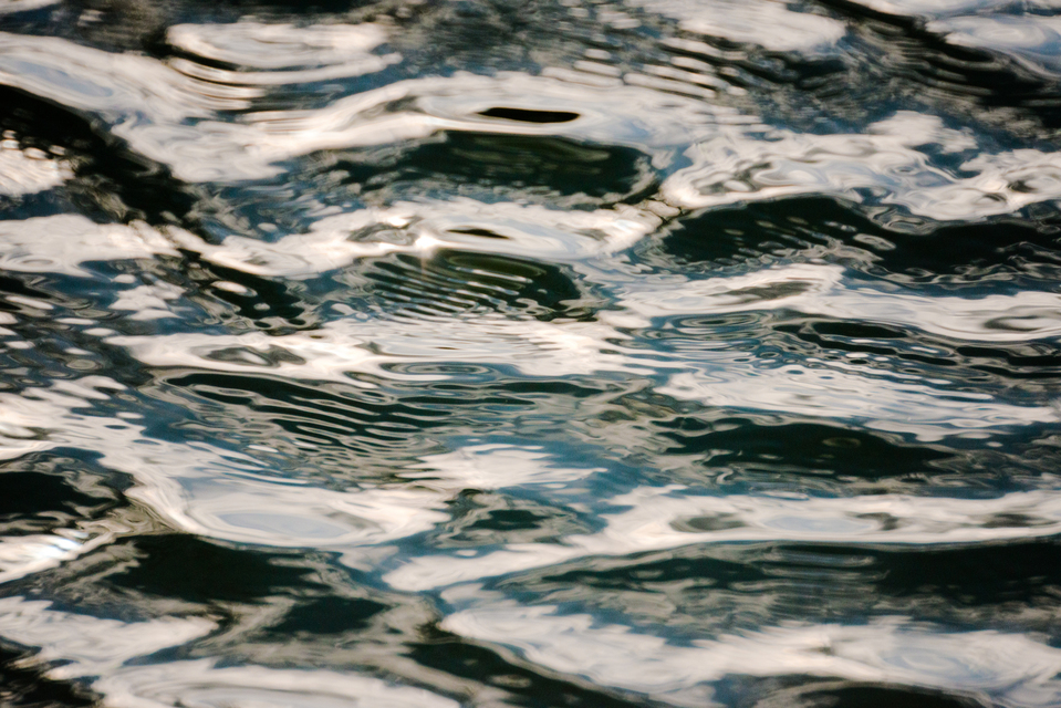 Water Waves I - ID 008931