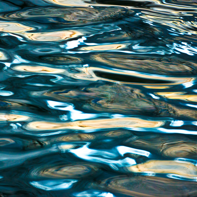 Water Waves XII - ID 008942