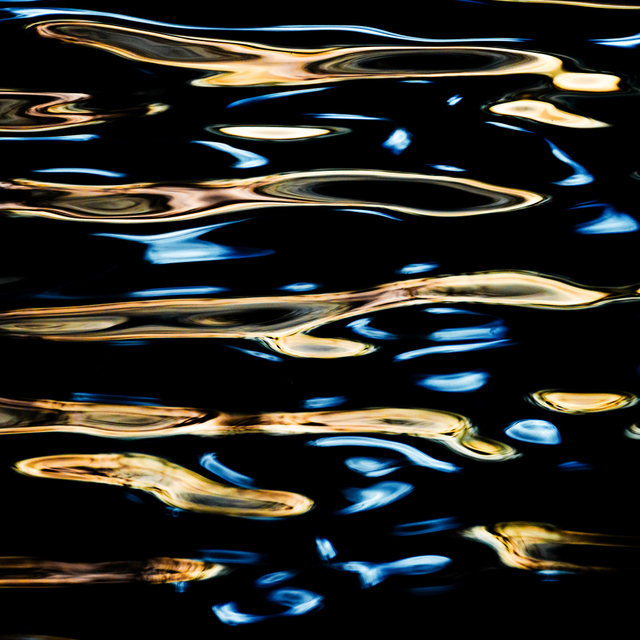 Water Waves XV - ID 008945