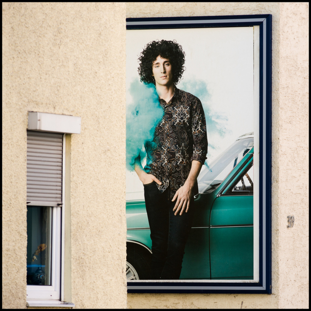 Broken Frame - ID 009135