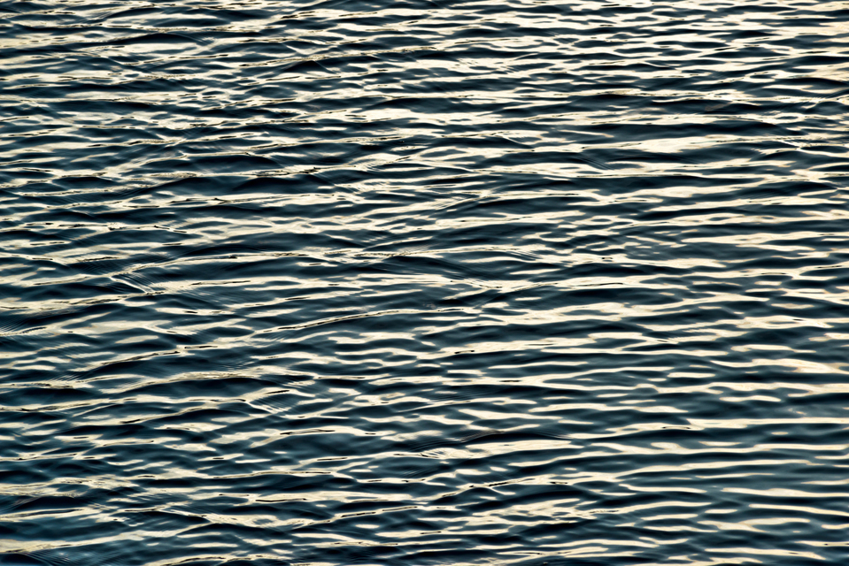 Winter Water Surface XV - ID 009415