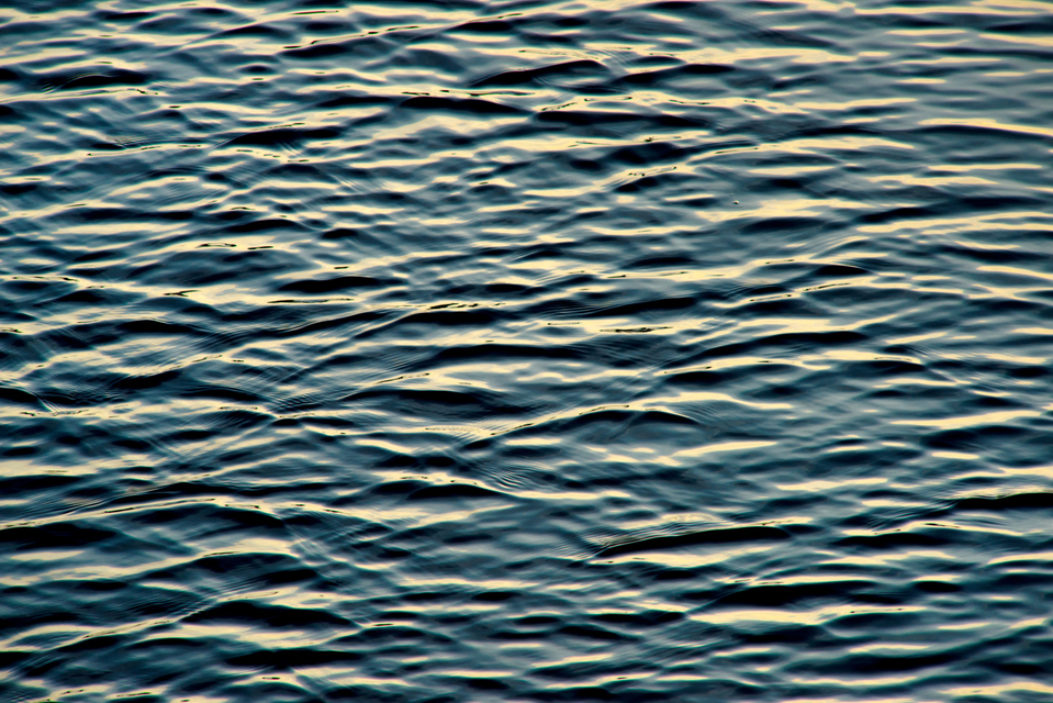 Winter Water Surface XVI - ID 009416