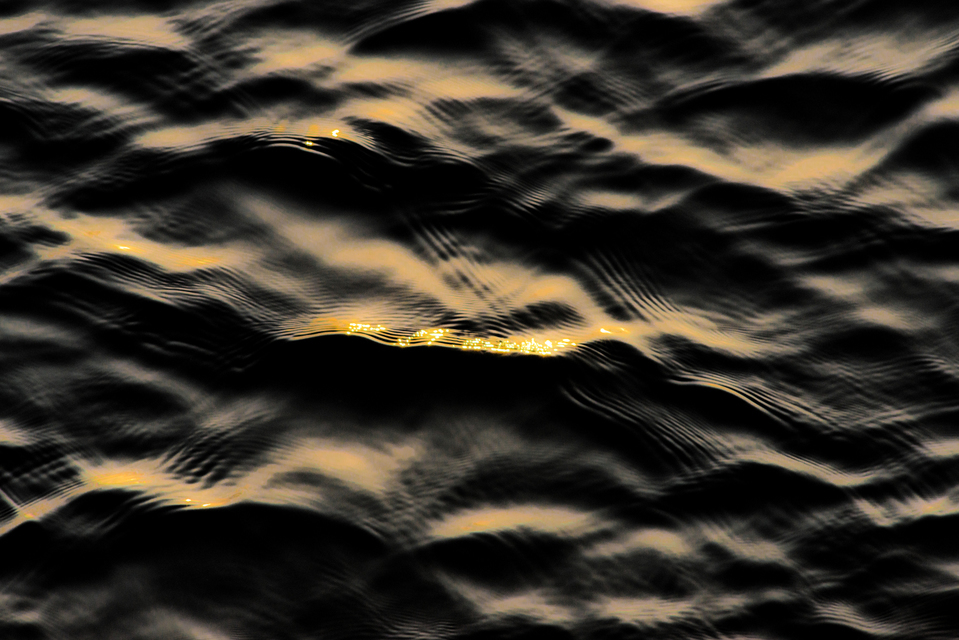 Gold Water II - ID 009443