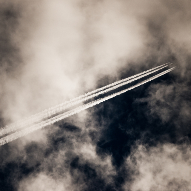 Contrail IV - ID 009511