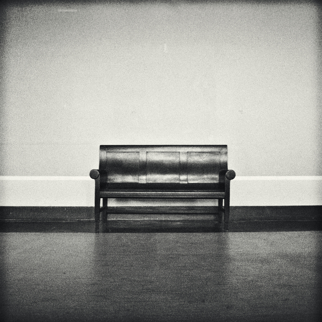 Hanover Town Hall Bench - ID 009717