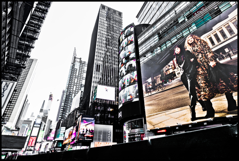 Walking Together - ID 009898