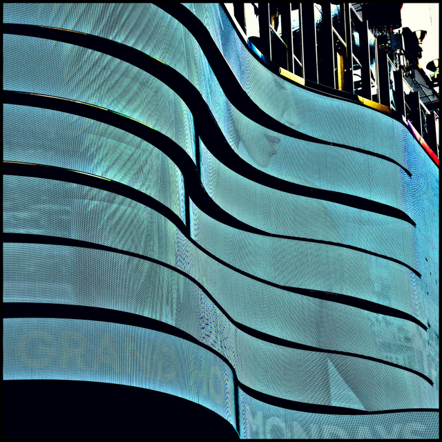 Split Curved I - ID 009916