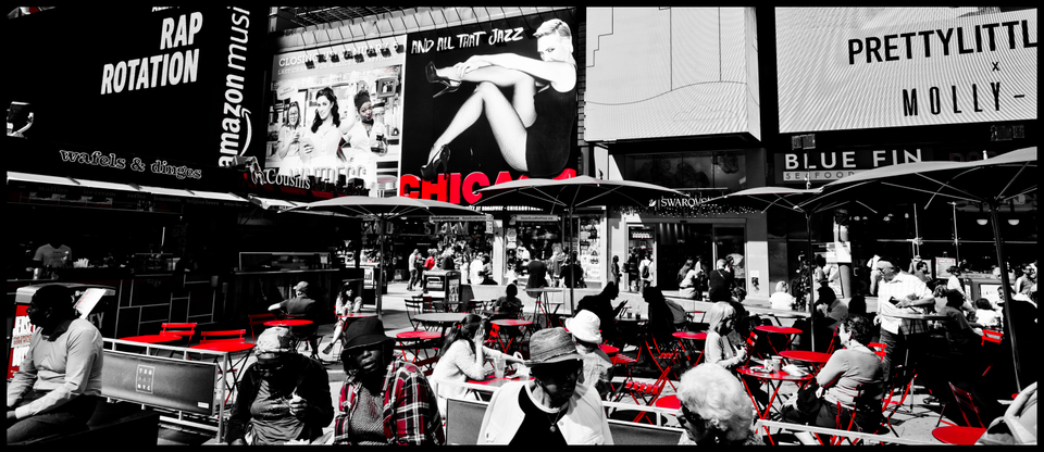 Sitting at Times Square II - ID 009955