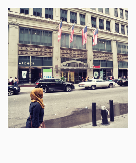 Four Flags Over Manhatten Mall I - ID 010215