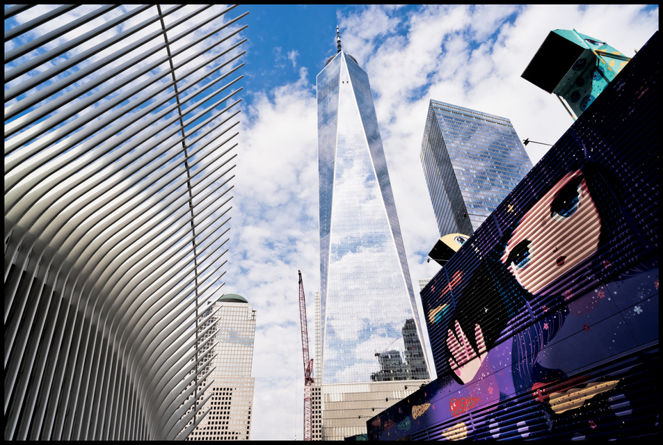 Falling One World Trade Center - ID 010247