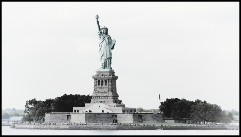 Miss Liberty III - ID 010338