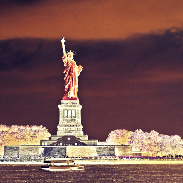 Miss Liberty V - ID 010340