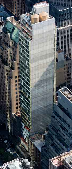 Manhatten Gold on Roof - ID 010587