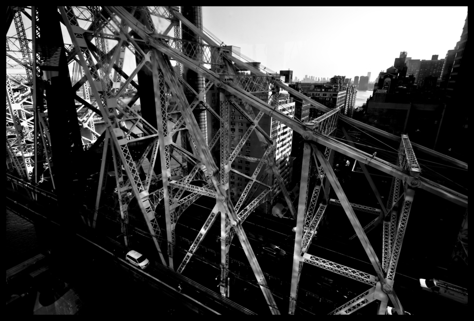 On the Roosevelt Island Tramway VI - ID 010614