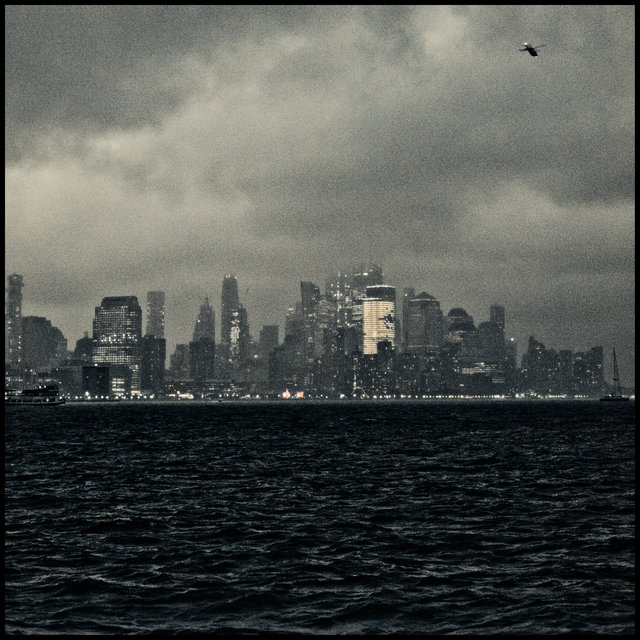 Manhatten in Rain XXI - ID 010775