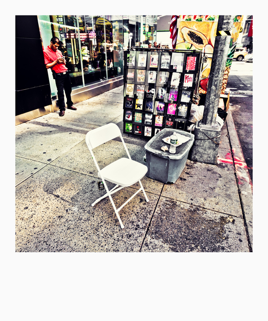 Entertainment Empty Chair - ID 010839