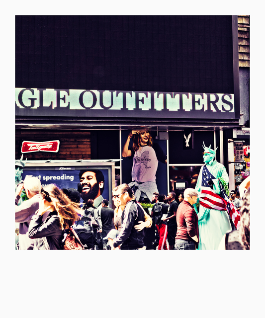 OUTFITTERS spreading - ID 010848