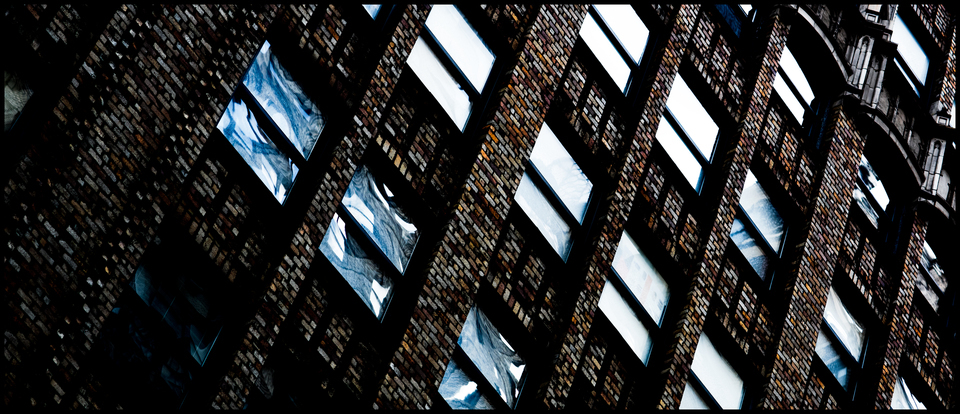 Bricks and Sky Windows - ID 010885