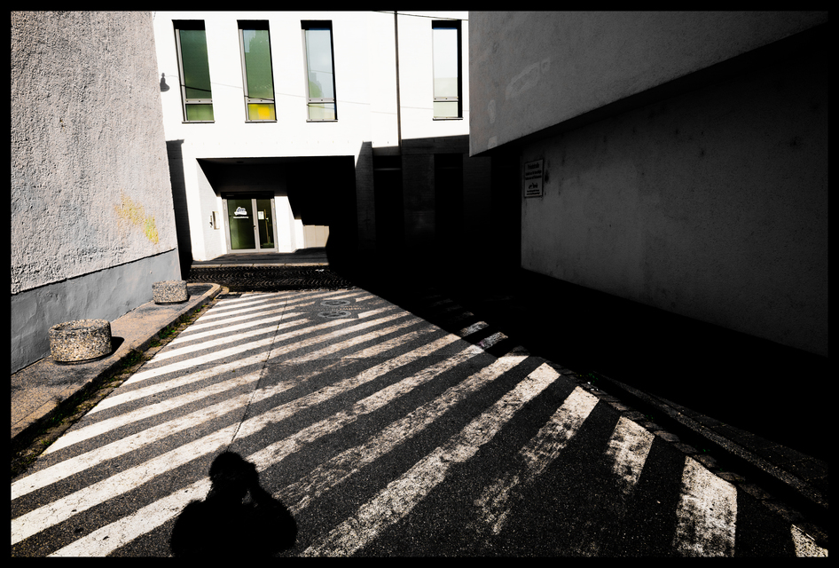 Backside II - ID 010905