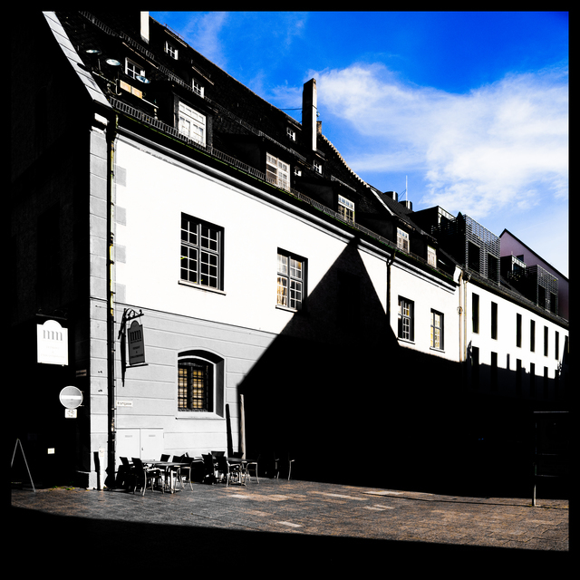 Shadow Cuts II - ID 010908