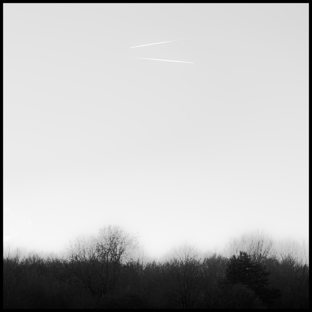 Grey Sky with Planes - ID 010964