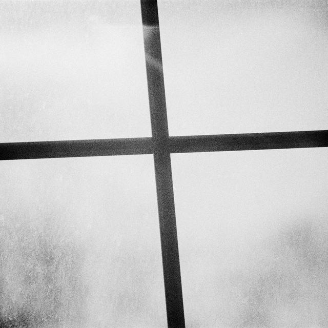 Window Cross - ID 011023