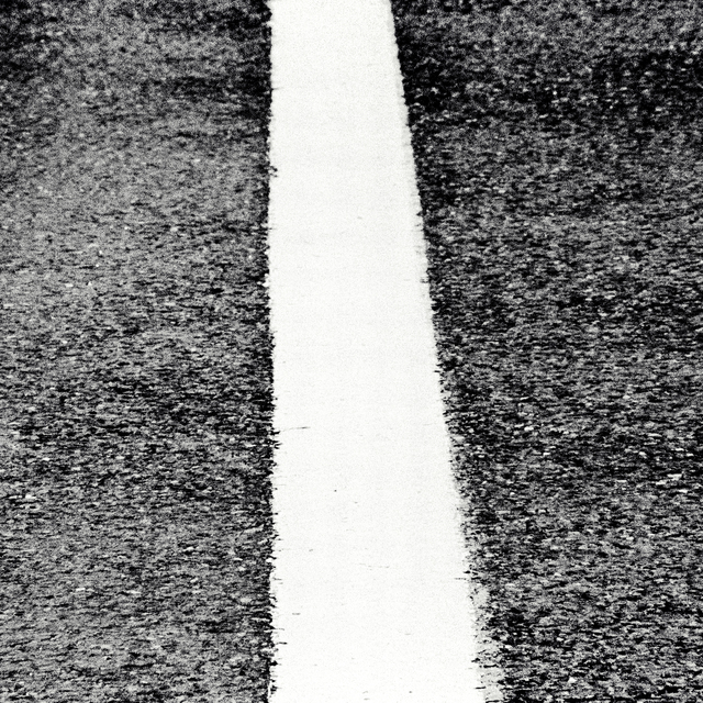 White Line - ID 011026