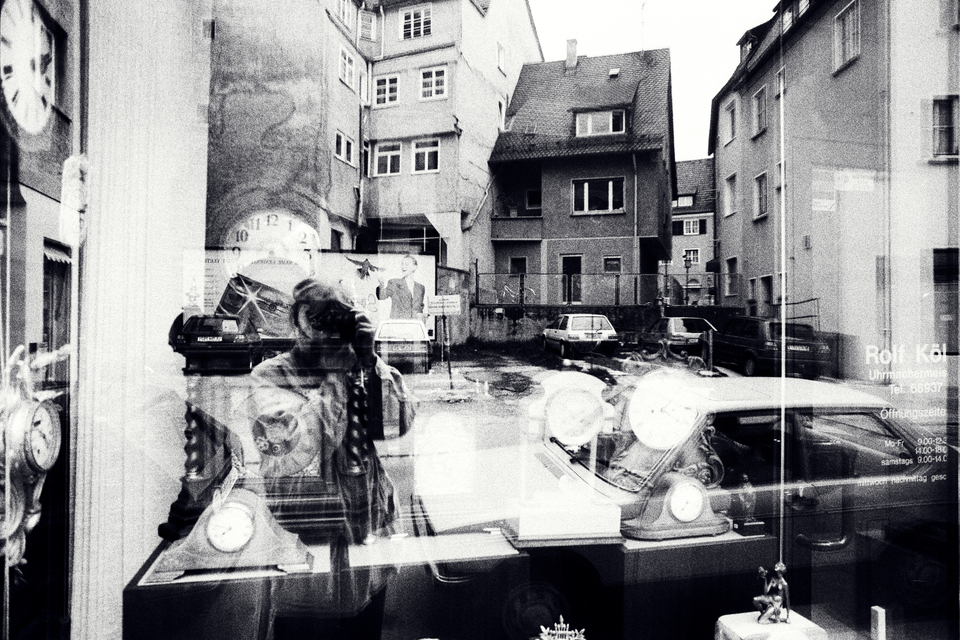 Looking in the Time Mirror - ID 011286