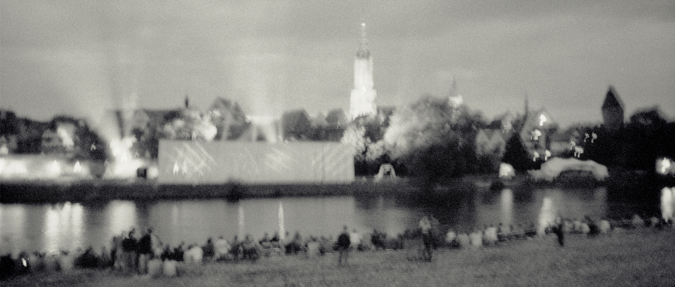 Lightshow at the Danube - ID 011290