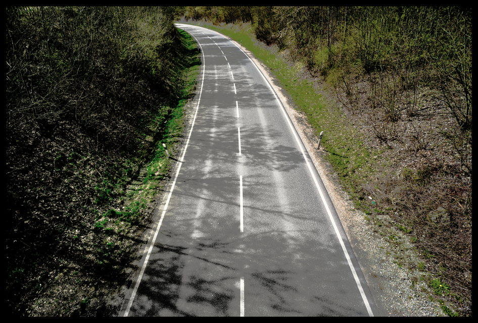 Shadows on Street I - ID 011342