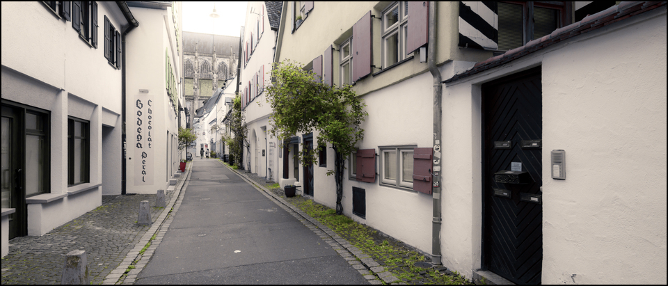 Behind Minster - ID 011387