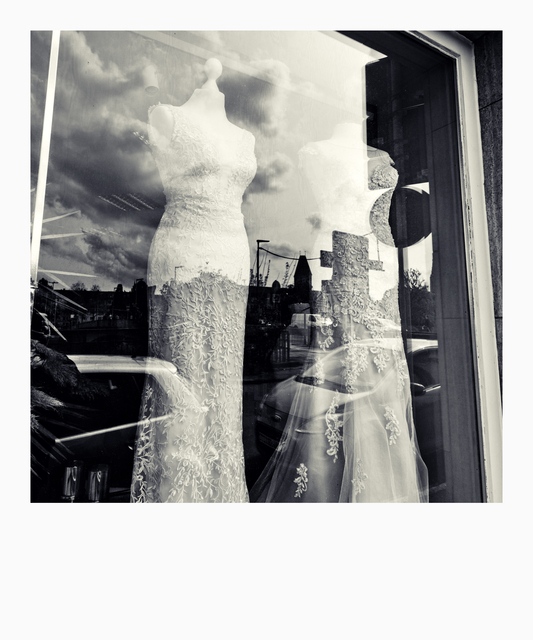 Bride and Sister - ID 011409