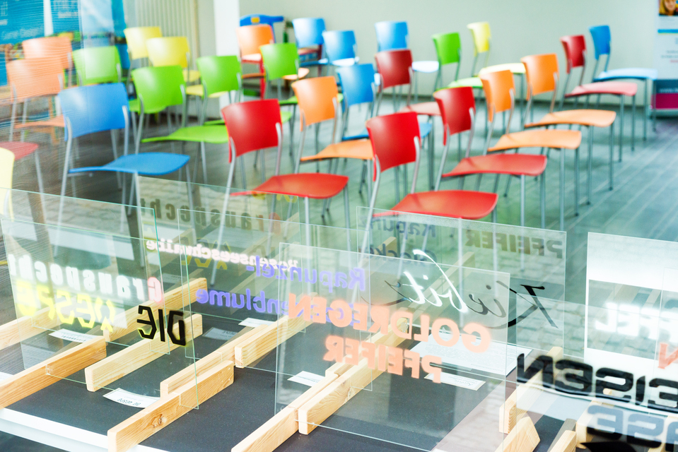 Colored Chairs - ID 011423