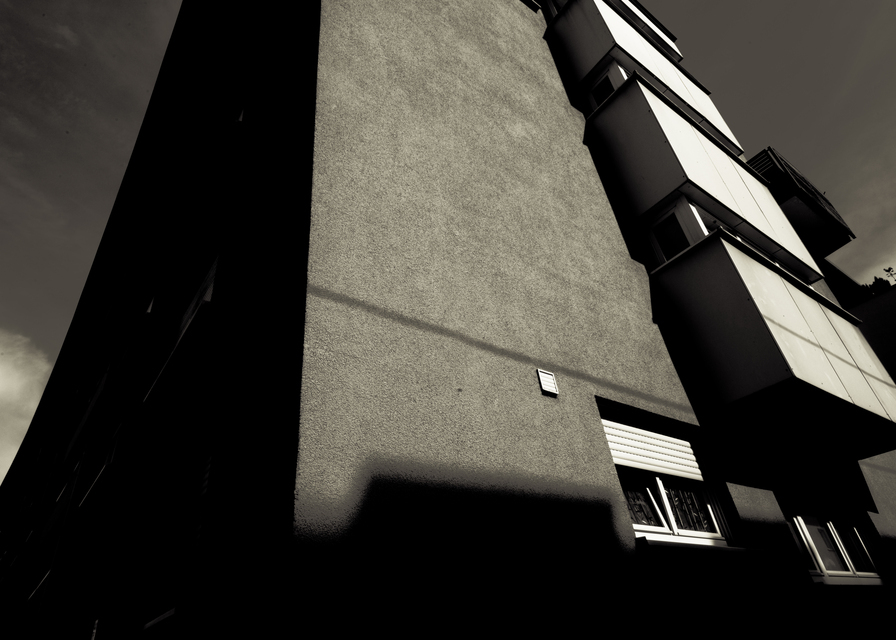 Shutter Half Closed - ID 011478