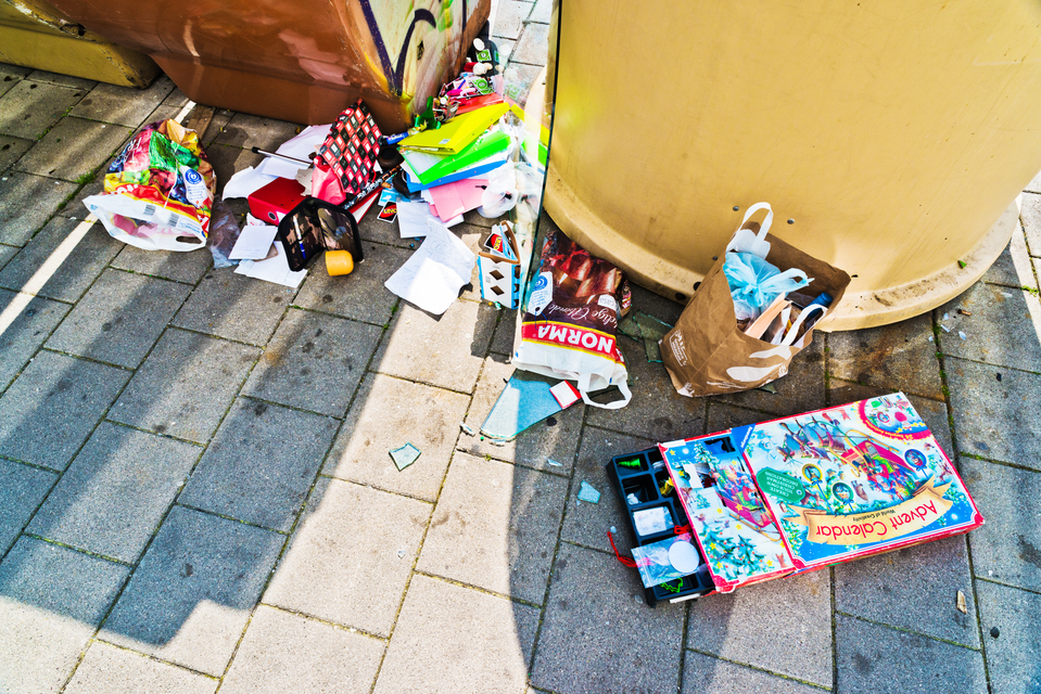 Behind the Container - ID 011585