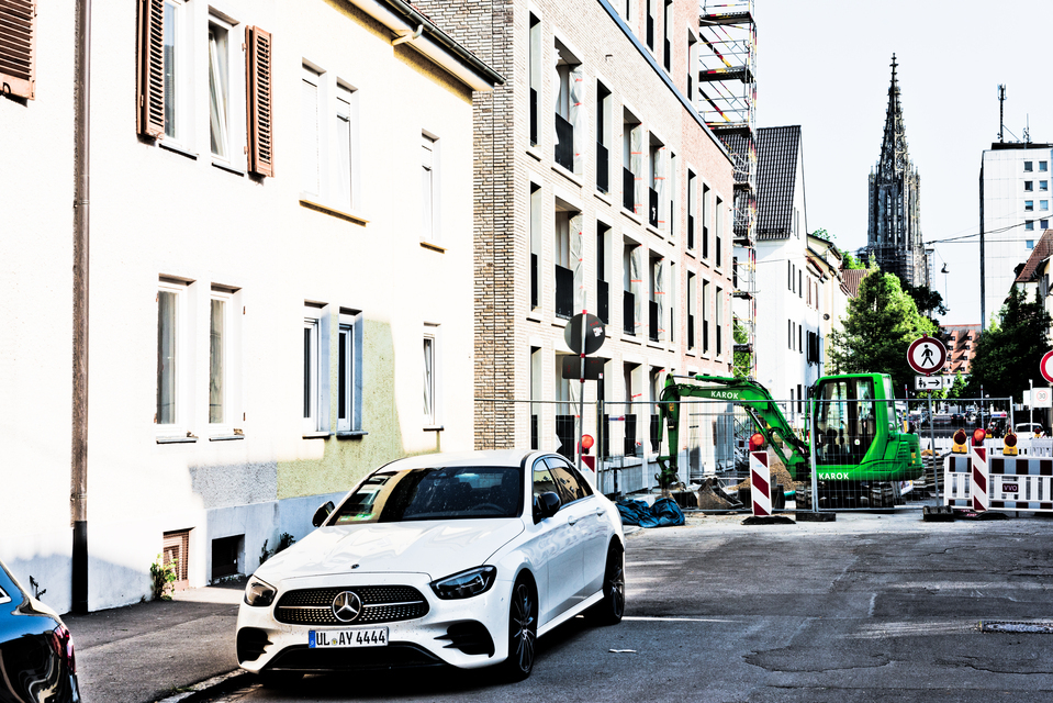 The Beauty The practical One and The - ID 011590