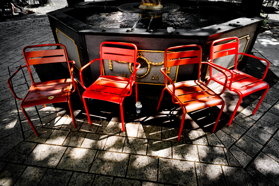 Four Red Chairs - ID 011606