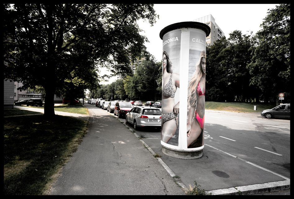 Two Sides - ID 011636